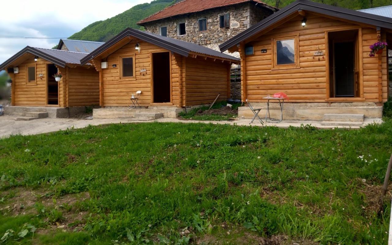 Dedushi &wood Cabins-camping Place * Gusinje