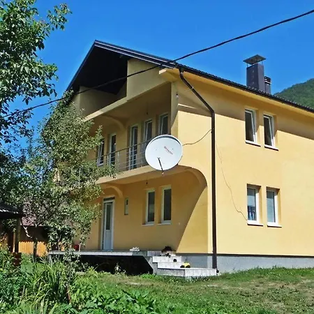 Dedushi Guesthouse &Wood Cabins-Camping Place Gusinje Exterior photo