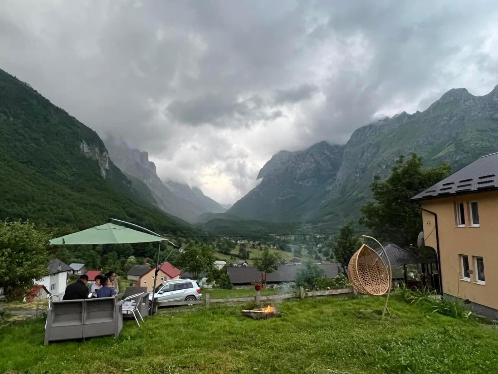 Guest house Dedushi &wood Cabins-camping Place